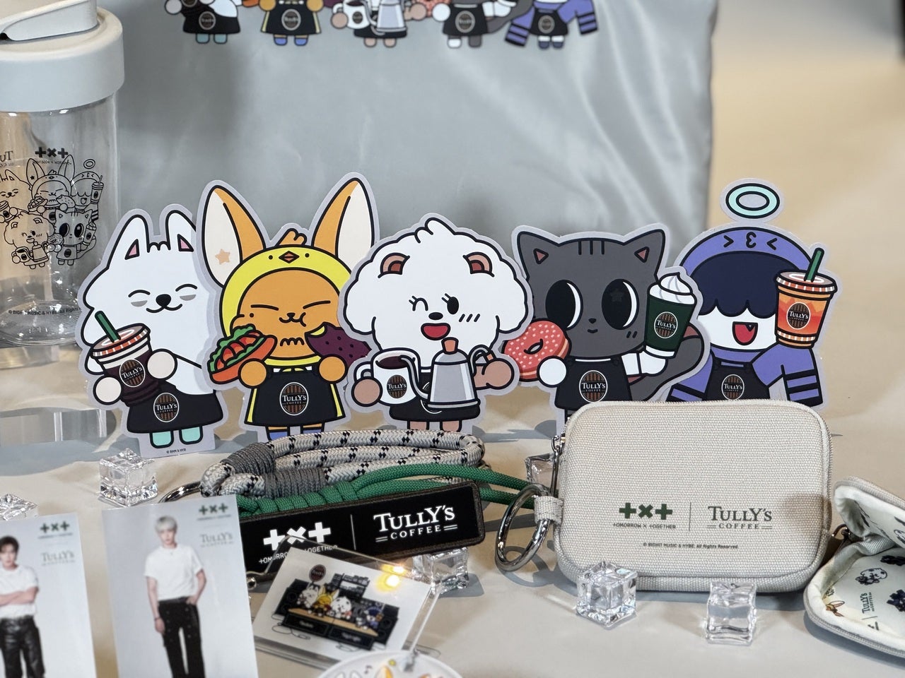 ［Gallery］【タリーズがTOMORROW X TOGETHERとコラボ！】PPULBATUグッズや韓国グルメ着想のメニューを一覧紹介