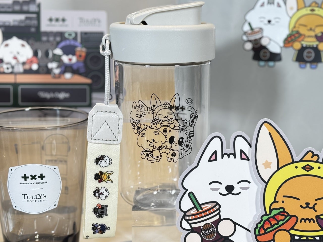 タリーズ×TOMORROW X TOGETHERコラボグッズ「ポーチ付きショルダーエコバッグ」