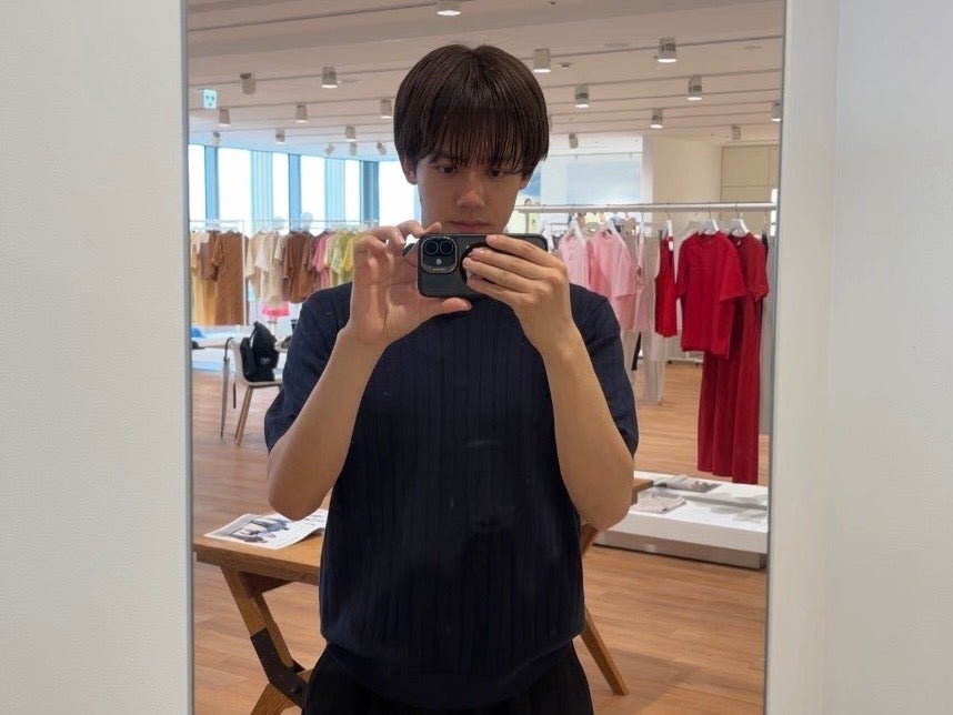 UNIQLOのニットポロをきた樋之津