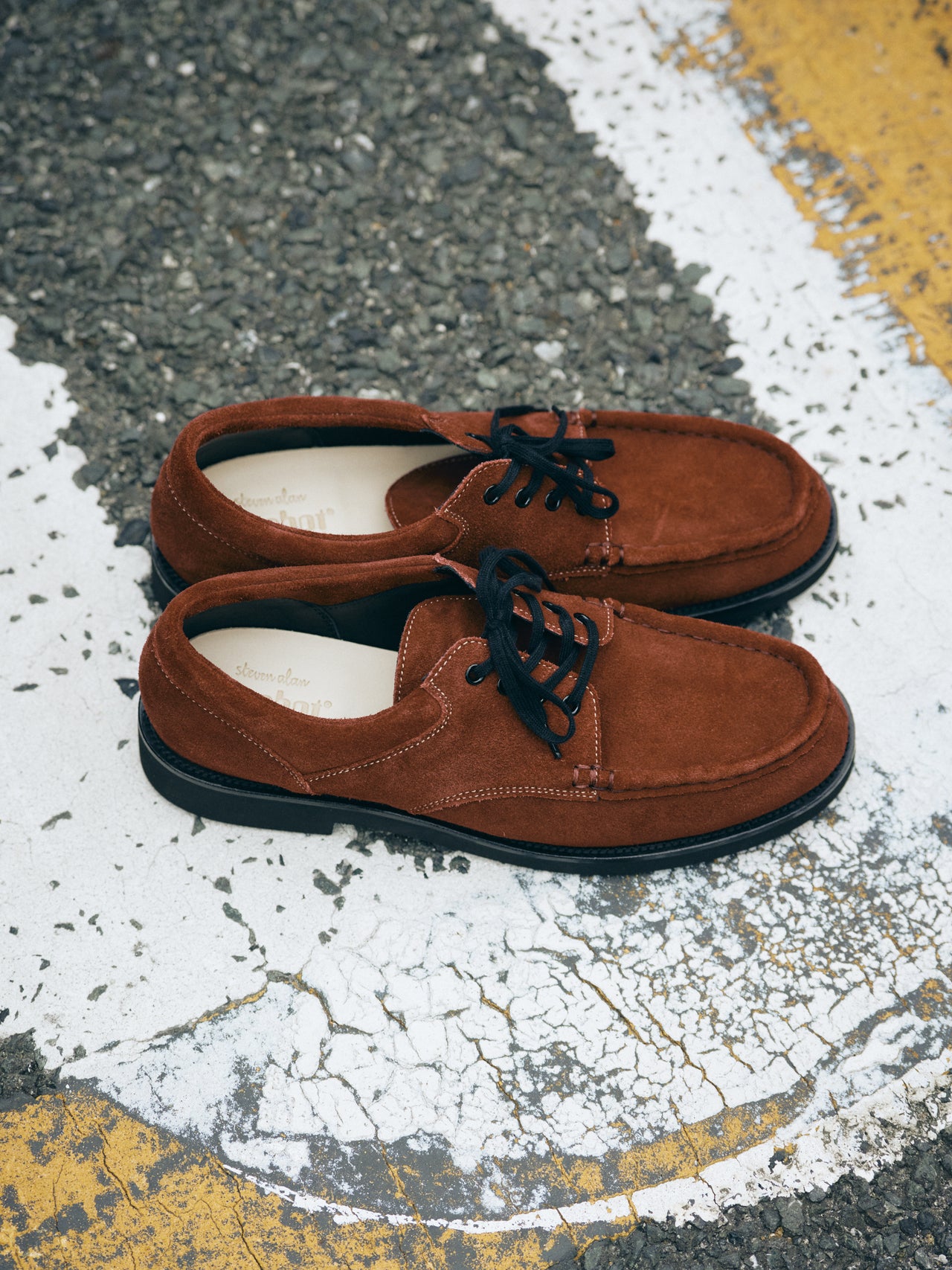 〈Marbot for Steven Alan〉のモカシンシューズの着こなし 3