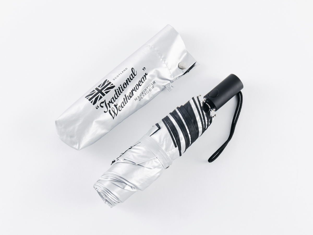 トラディショナル ウェザーウェア LIGHT WEIGHT UMBRELLAの外袋と本体
