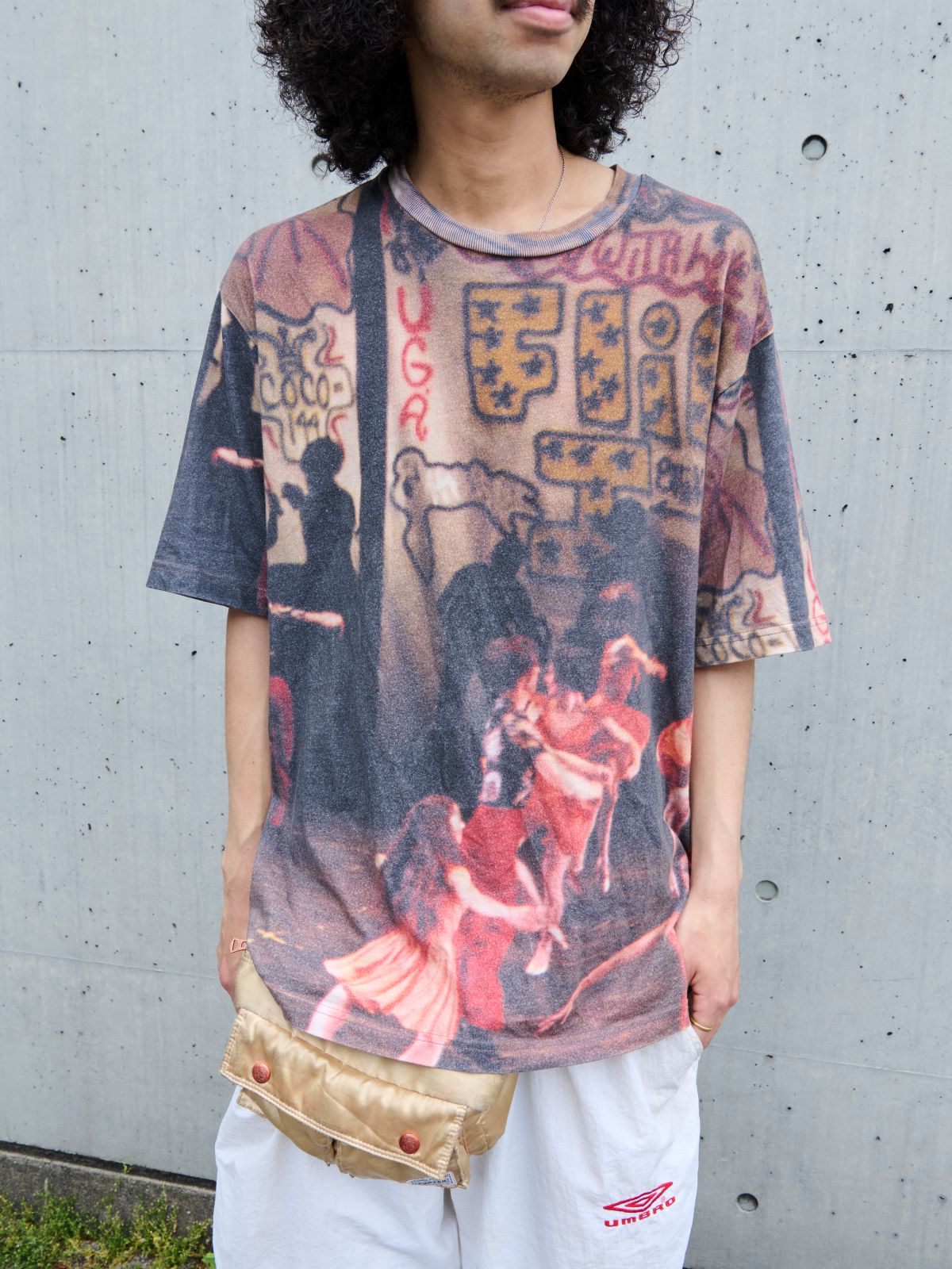シュプリームのTシャツ(正面)