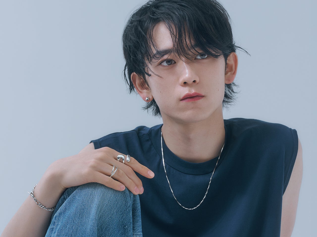 小方蒼介と、ジュエッテの出会い。夏の着こなしにきかせたい、モダンなシルバージュエリー［meets Jouete! Vol.11］