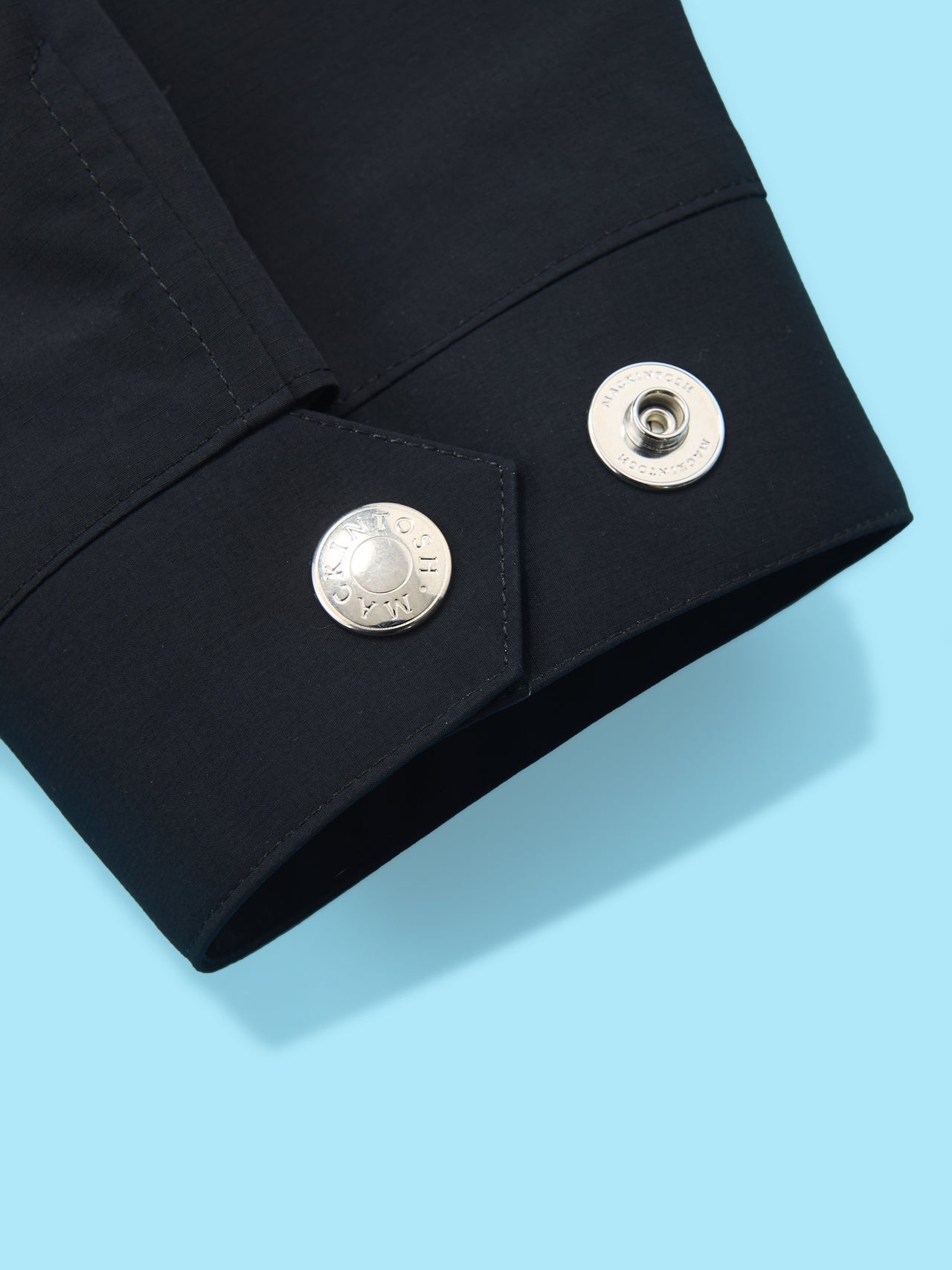 マッキントッシュ ウェザーテック スカイ パーカー ボタン