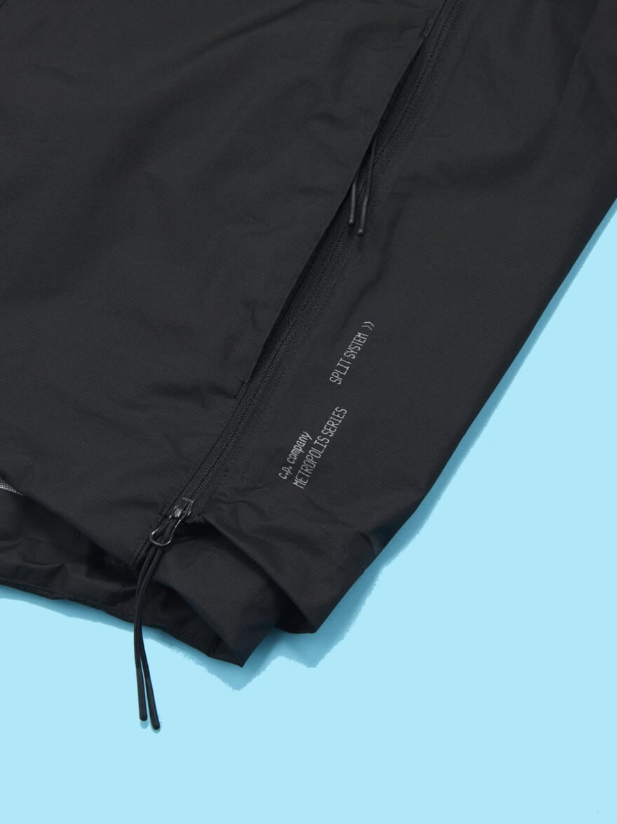 シーピーカンパニー OW MEDIUM JACKET IN PERTEXの裾