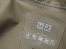【ユニクロの防水名品】雨風を防ぎ、湿気は逃す最強の「UNIQLO」アイテム！／ブロックテックパーカ
