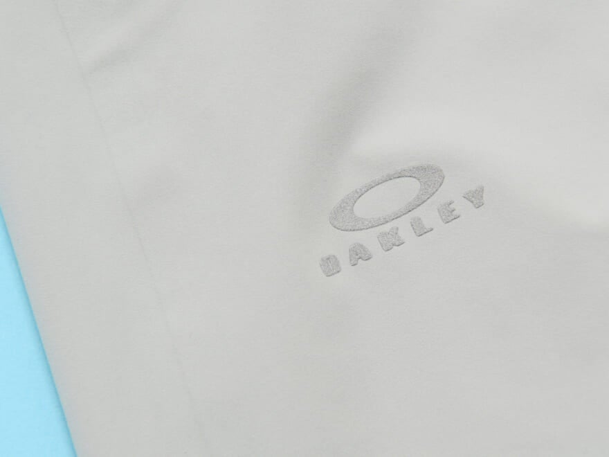 【オークリーの防水名品】いま注目すべきは、タウンユースできる本命テックウェア！／Latitude Veil Pant