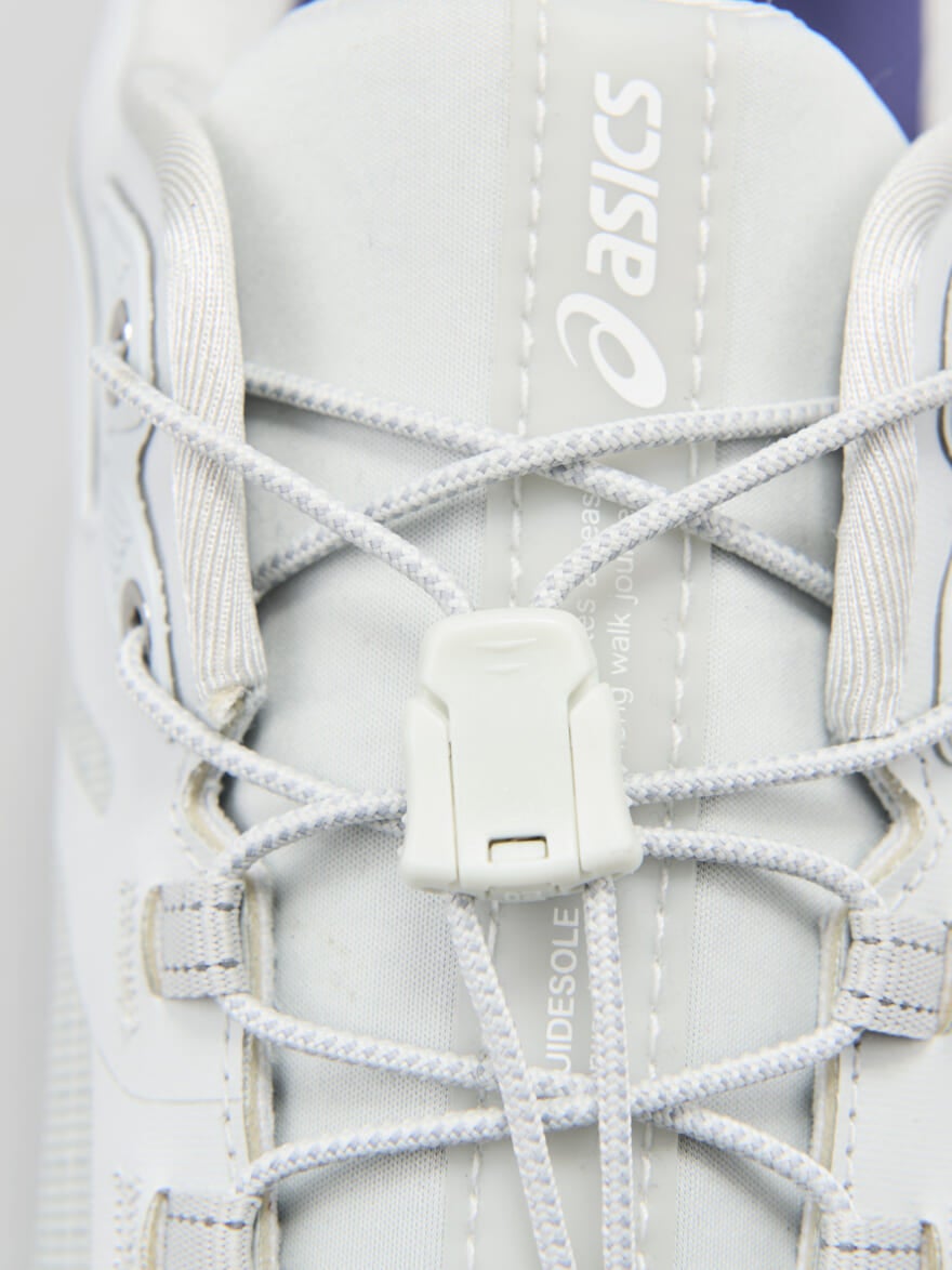 アシックスの防水スニーカー/ゲルライドウォーク GORE-TEX 2のコードロックシステム