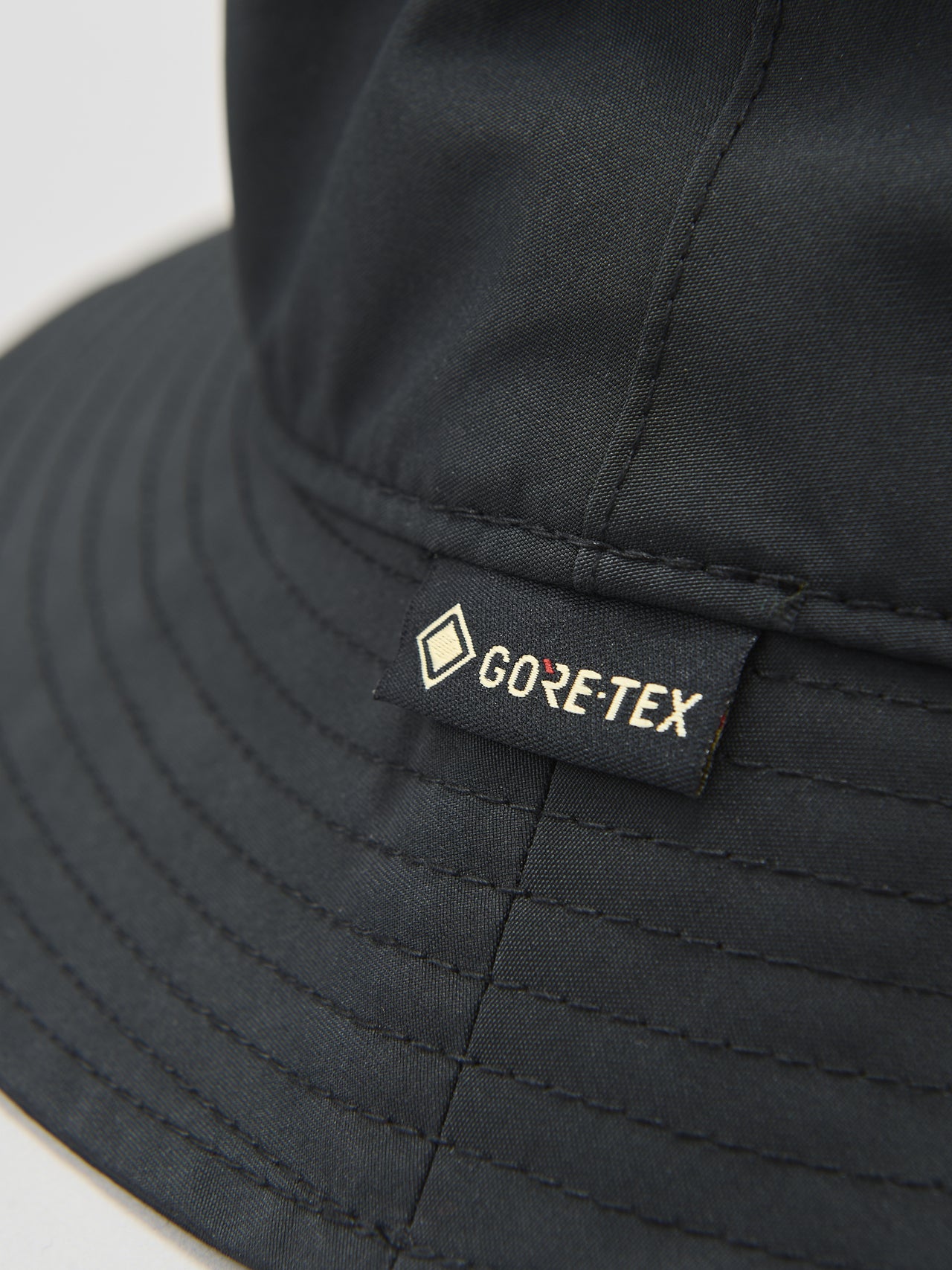 ニューエラ、バケット01 ドローコード GORE-TEX 2Lニューエラ、バケット01 ドローコード GORE-TEX 2L、ゴアテックスタグ