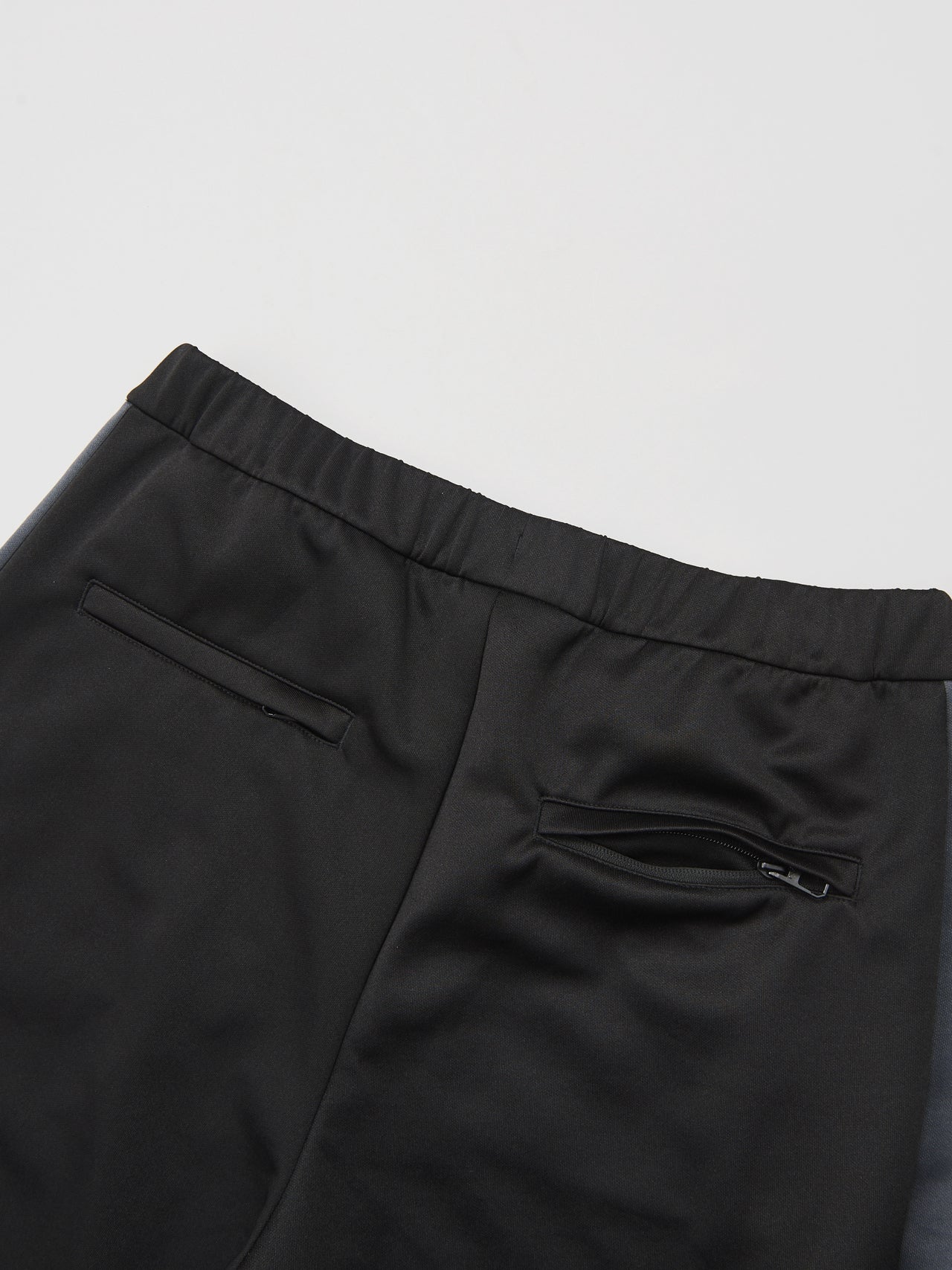 プーマの新作トラックパンツ／T7 WIDE TRACK PANTSのバック