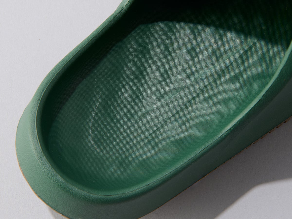 ナイキの新作サンダル/NIKE CALM SLIDE 2.0のインソール