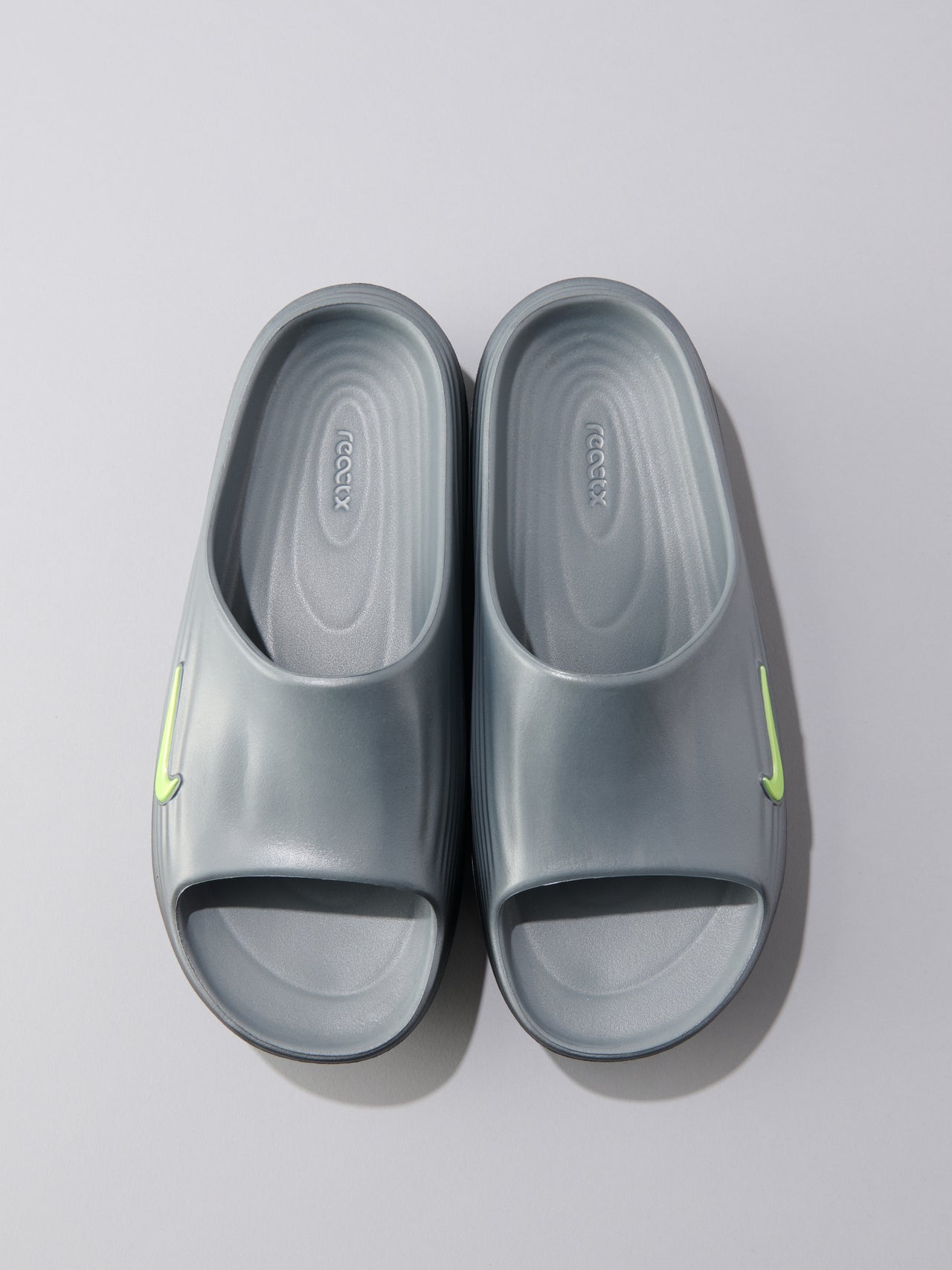 ナイキの新作サンダル／NIKE REACTX REJUVEN8 SLIDEのアッパー