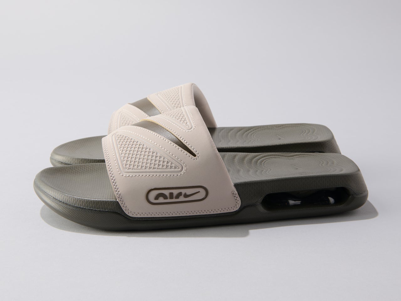 ナイキの新作サンダル／NIKE AIR MAX CIRRO SLIDEのサイド