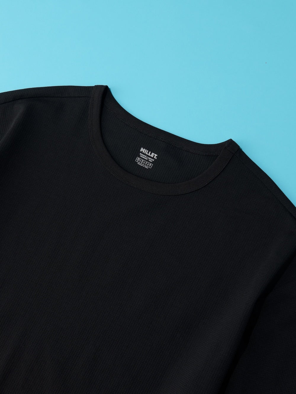 ミレーの涼しいTシャツ BREATHE MESH OVER T-SHIRTの襟元