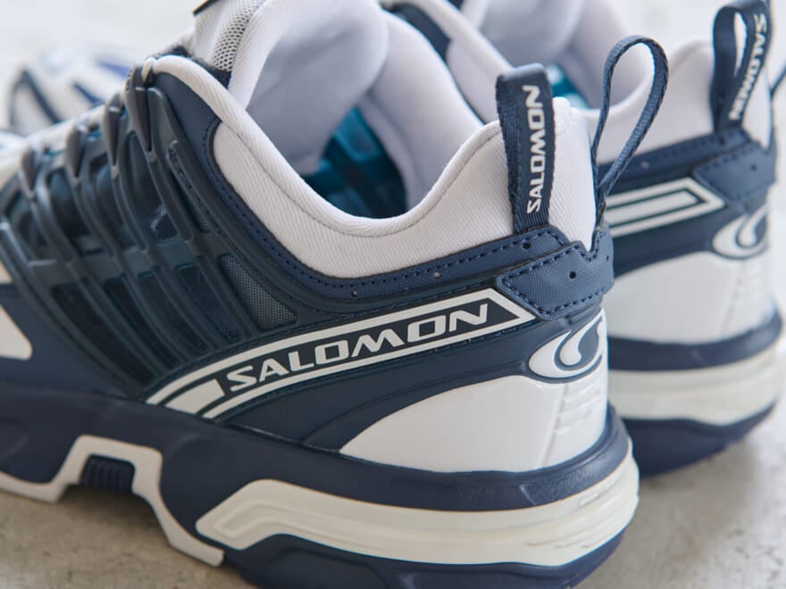SALOMONの愛用スニーカー「ACS PRO NAMI PACK」のサイドロゴ
