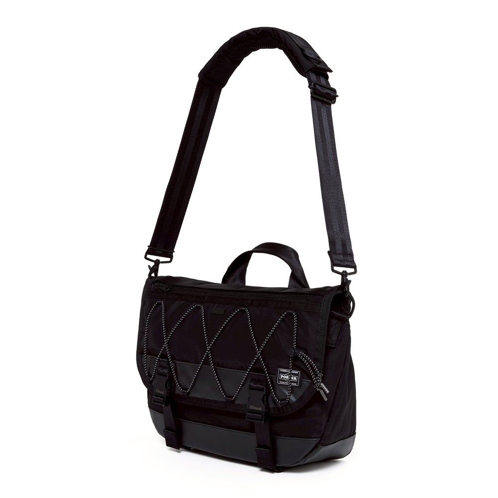 MESSENGER BAG ￥93,500（tax included）　３