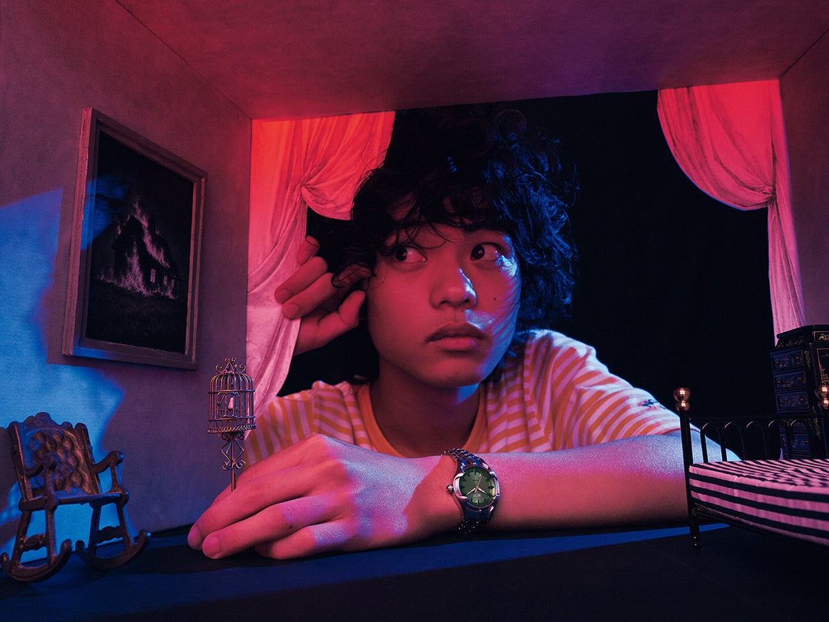 DIESELのVert Mini Watchを装着した黒川想矢