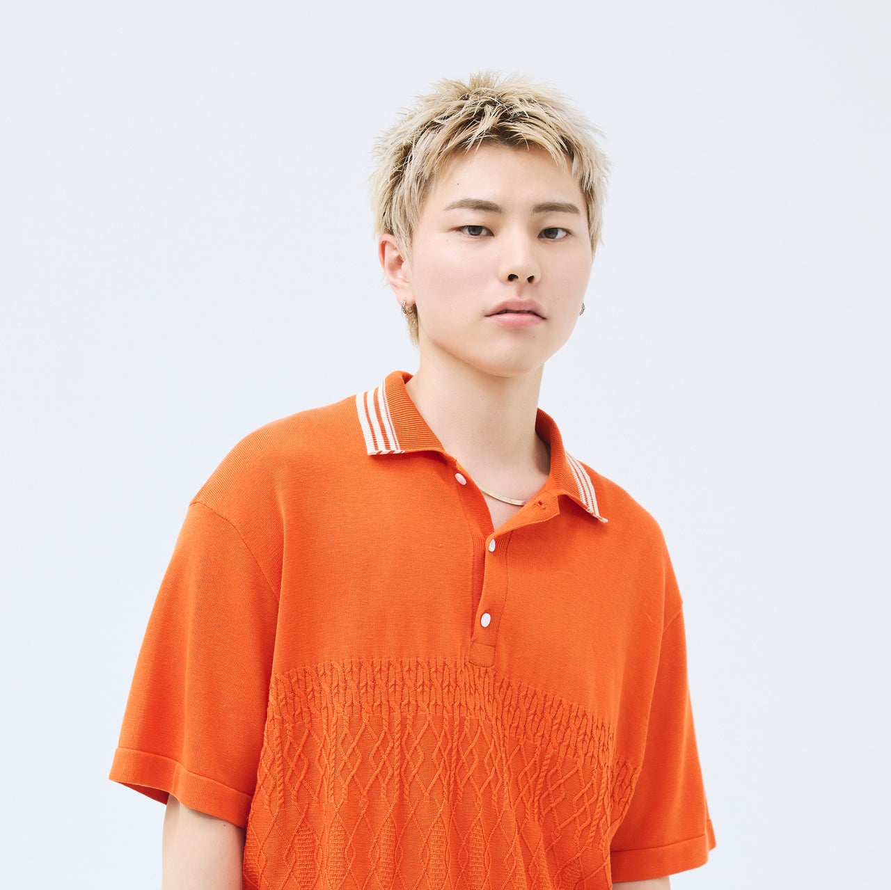 ラフさとエッジを効かせる。"抜きっぱなしカラー"で洒落るベリーショート【東京最旬ヘアカタログ】