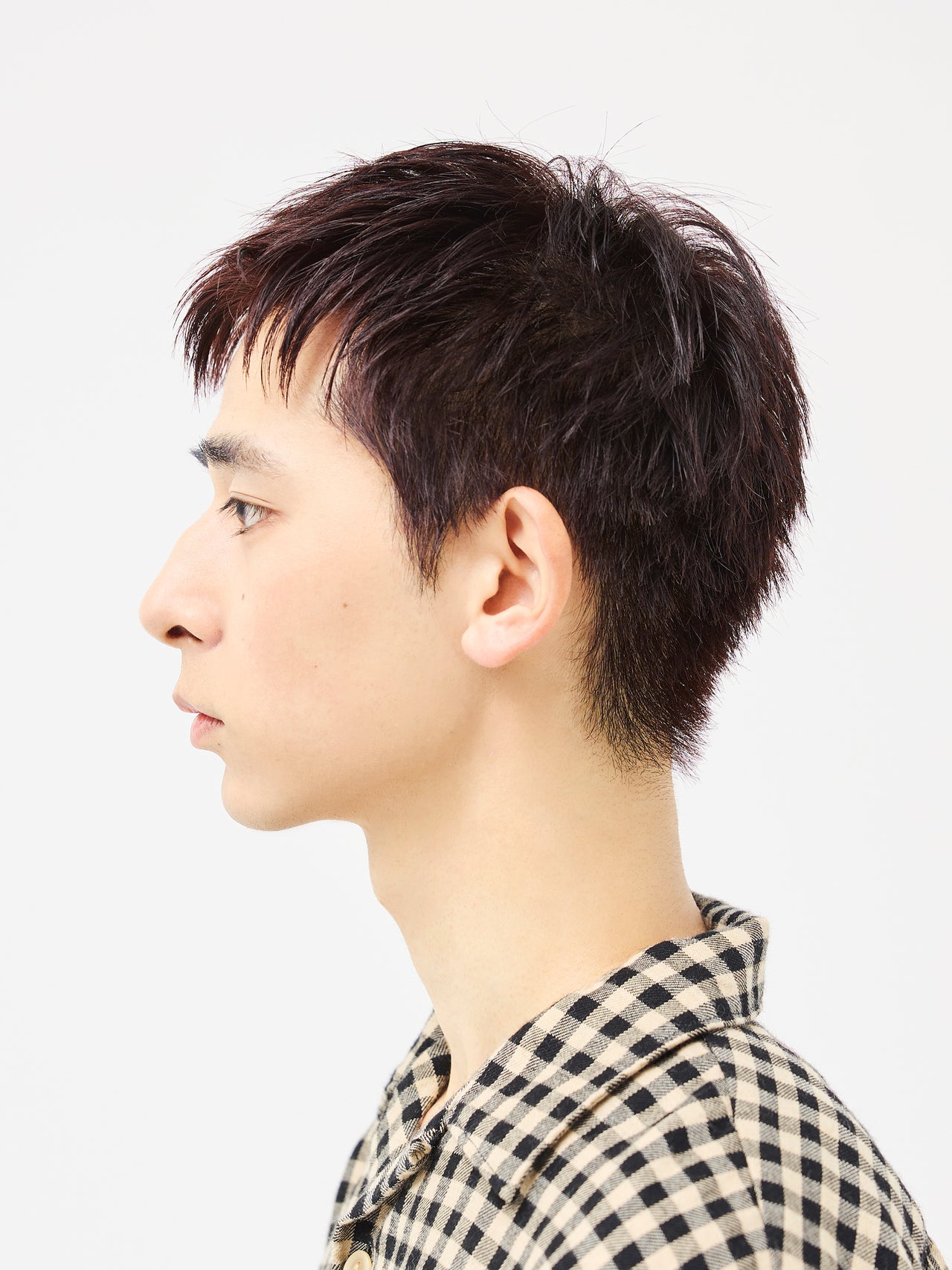 どこかストーリーを感じさせる、雰囲気のある赤茶カラー×ショートヘア【東京最旬ヘアカタログ】
