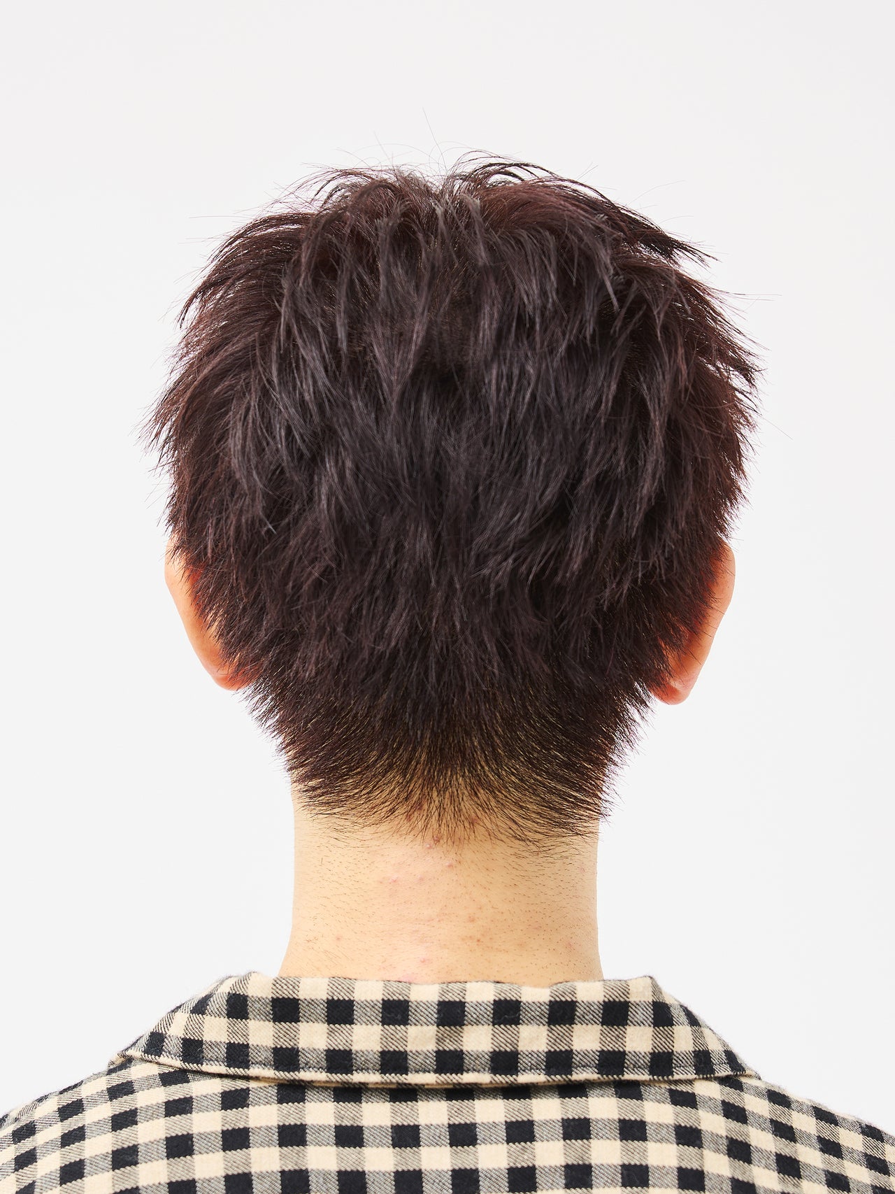 どこかストーリーを感じさせる、雰囲気のある赤茶カラー×ショートヘア【東京最旬ヘアカタログ】