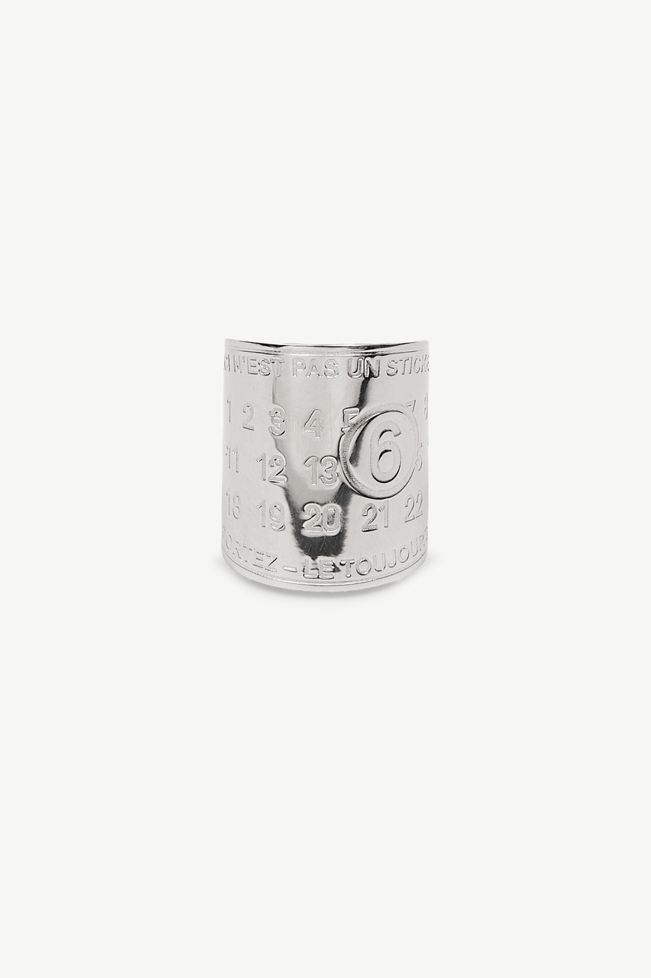 リング 63,800円（税込）