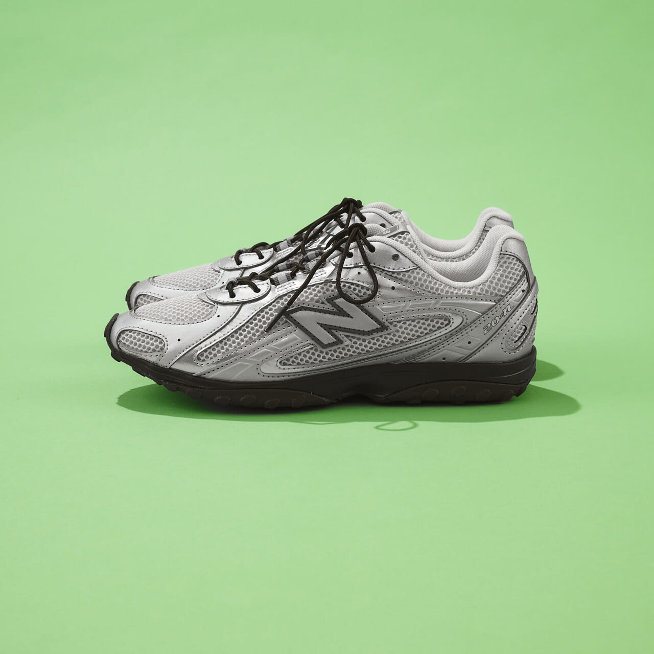 エディターの愛用私物_New Balanceのスニーカー204L
