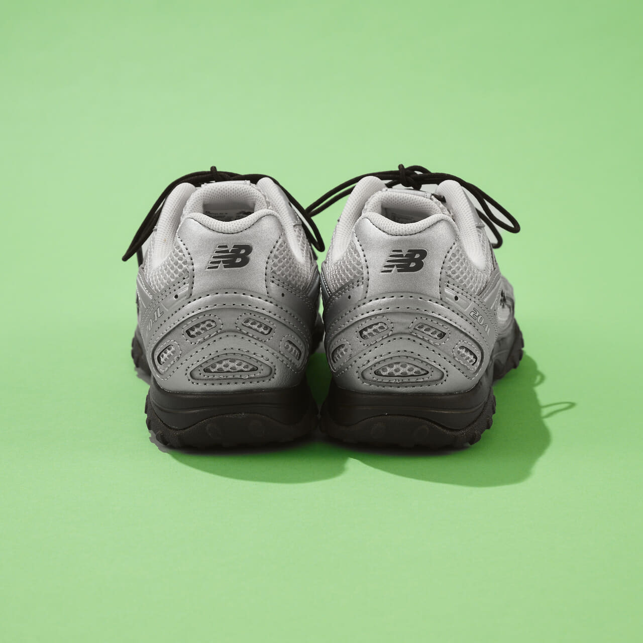 エディターの愛用私物_New Balanceのスニーカー204L