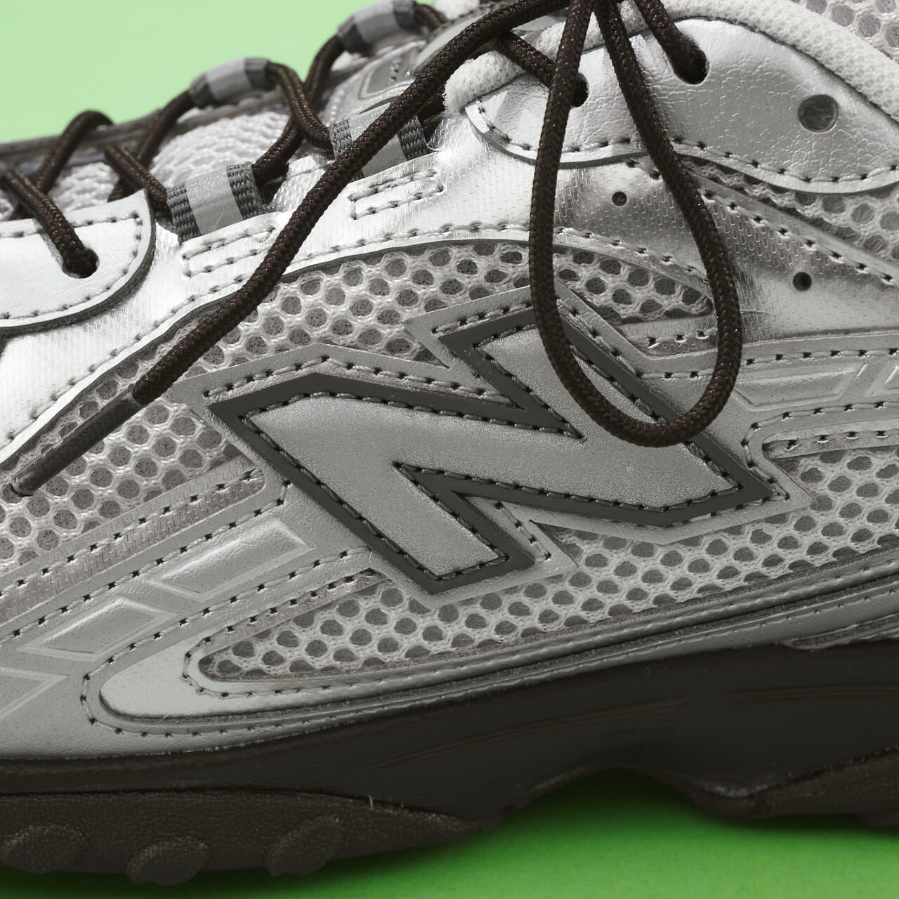 エディターの愛用私物_New Balanceのスニーカー204L