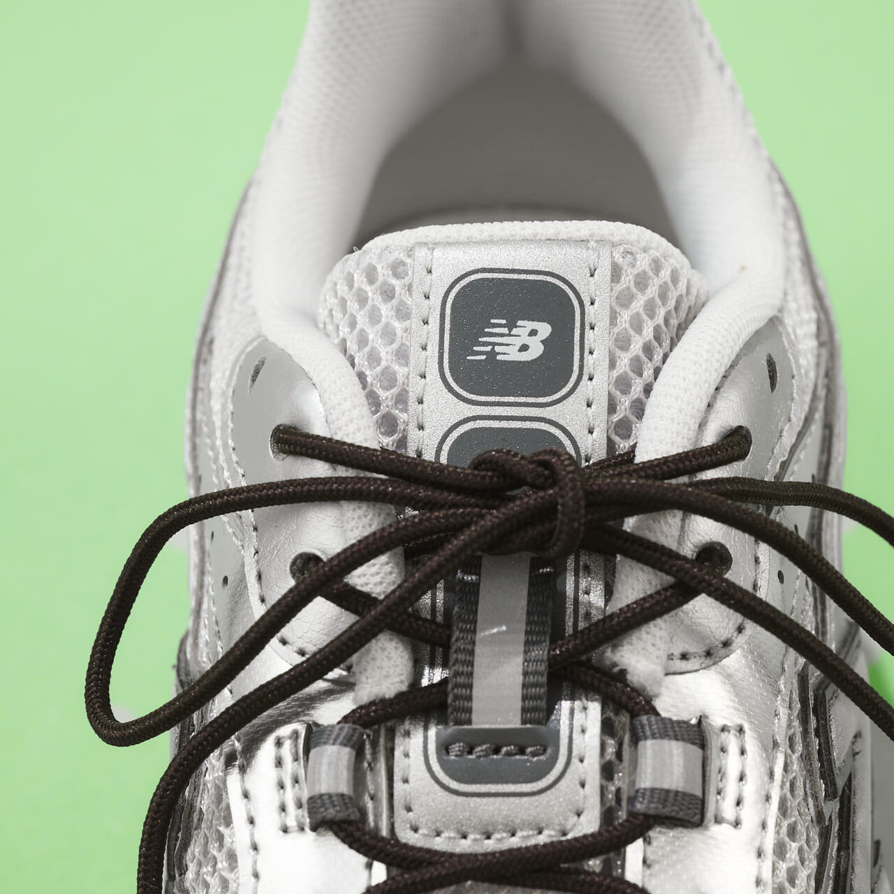 エディターの愛用私物_New Balanceのスニーカー204L