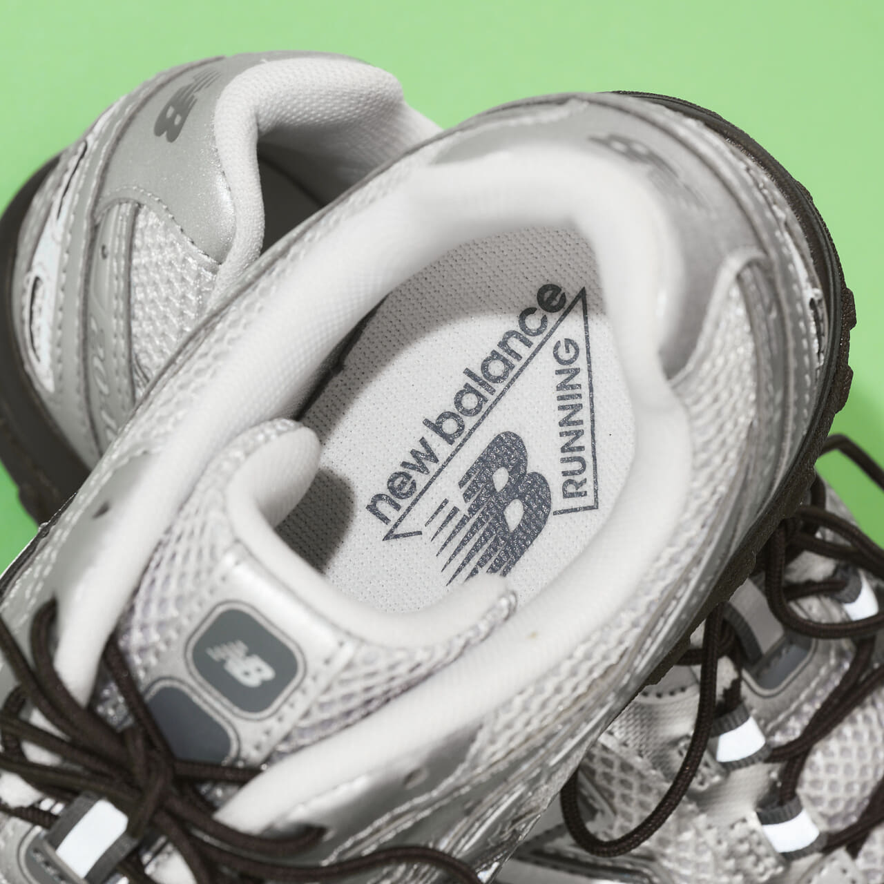 エディターの愛用私物_New Balanceのスニーカー204L