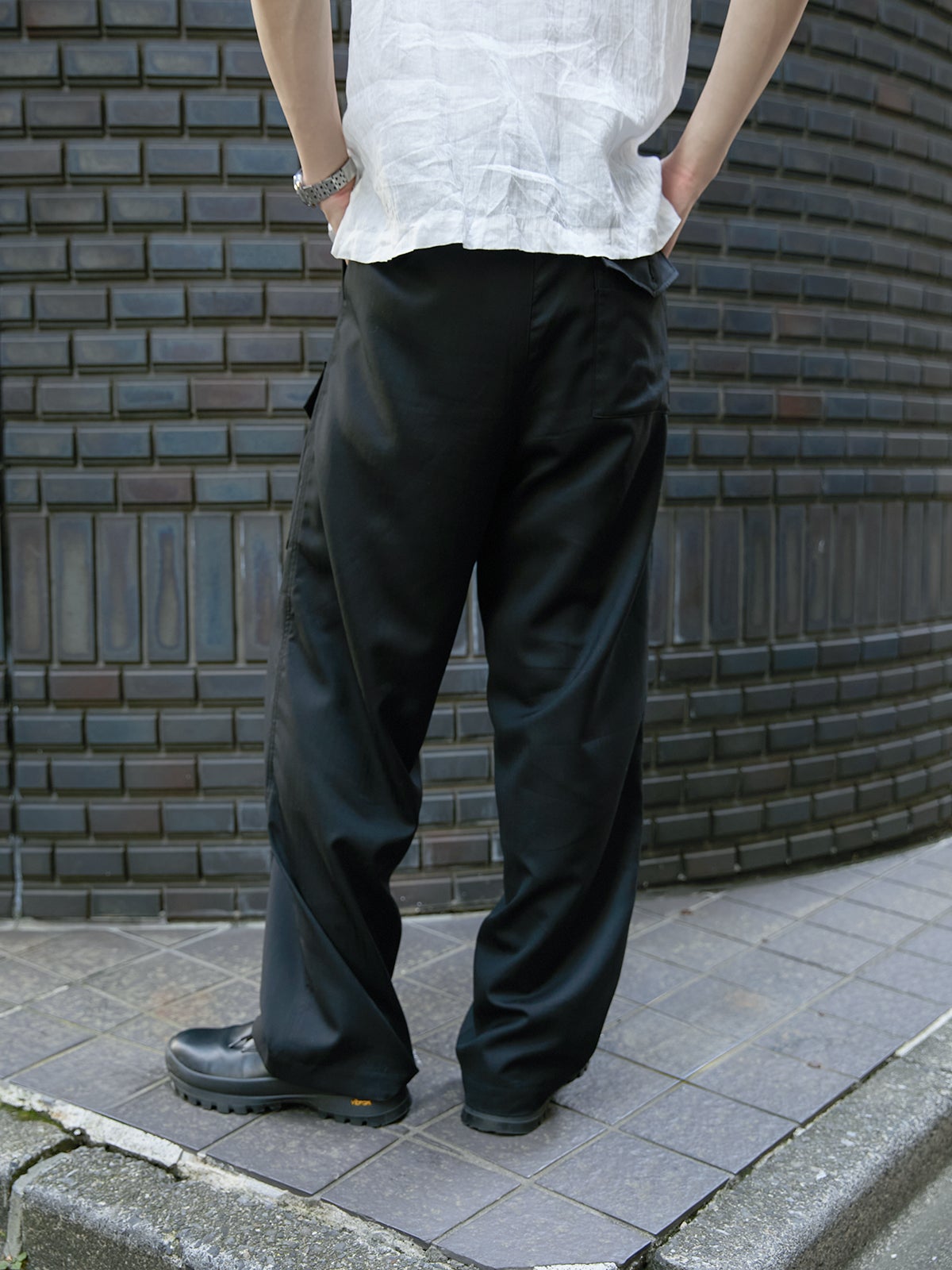 オーラリーのパンツのバック