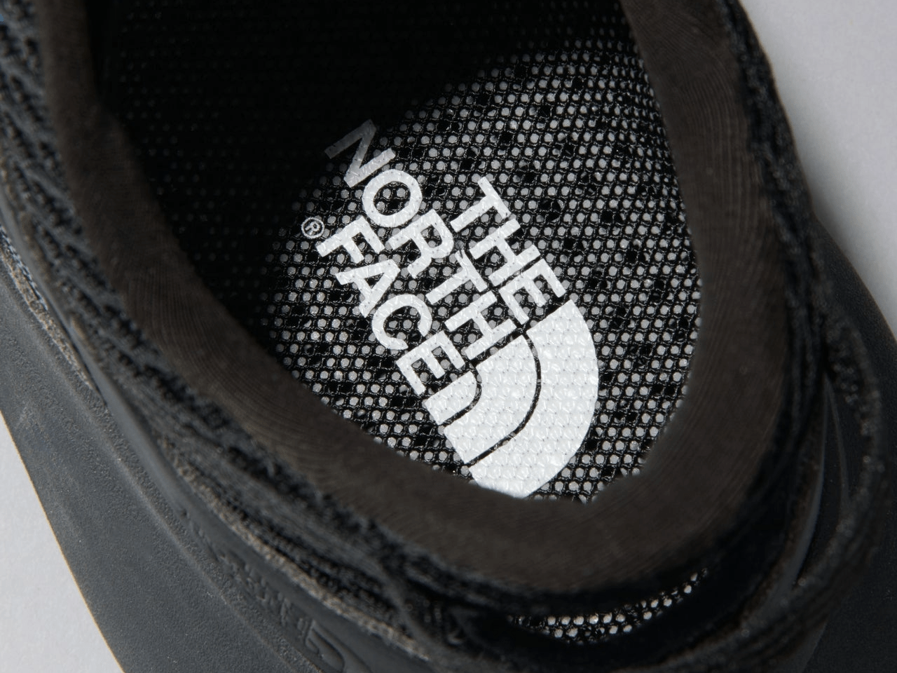 [Gallery]涼しい「ザ・ノース・フェイス」の最強サンダルスニーカーはモダンなオールブラック！／THE NORTH FACE ベクティブ ブリーズ2