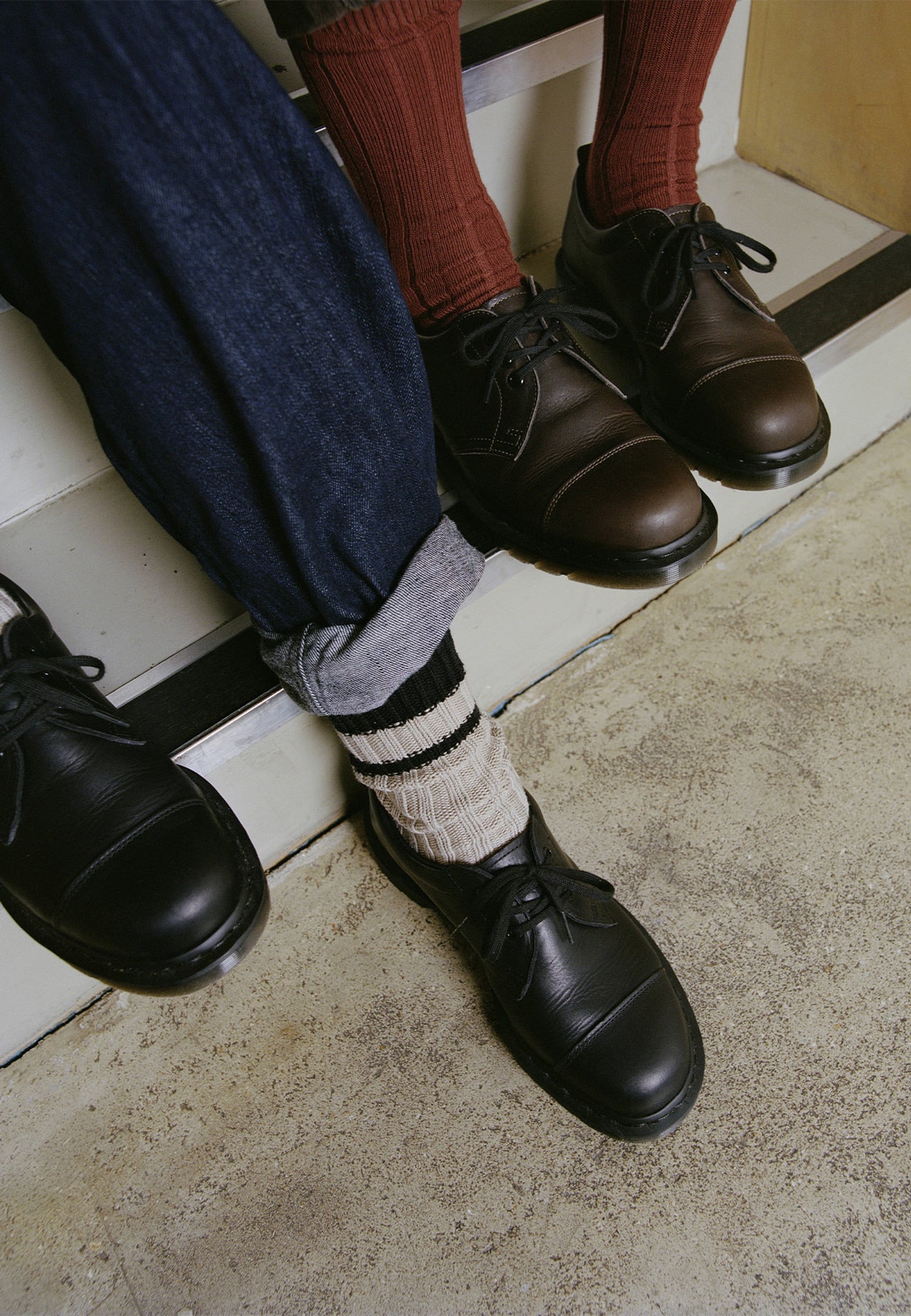 Dr.Martens MHL.コラボ 革靴 俯瞰 ブラック