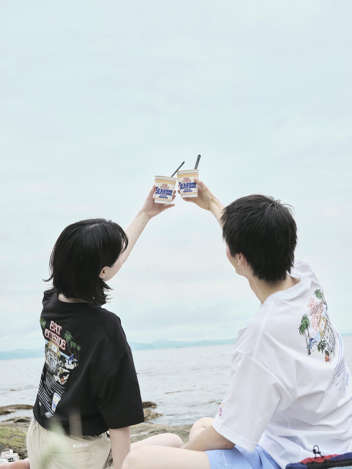 カップヌードル シーフードヌードル × Columbia BASIN TO GARDEN WATER GRAPHIC S/S TEE 着画 バックプリント