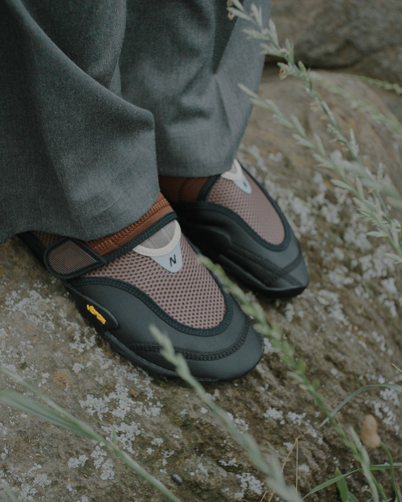 TOKYO DESIGN STUDIO New Balance スニーカー ブラウン