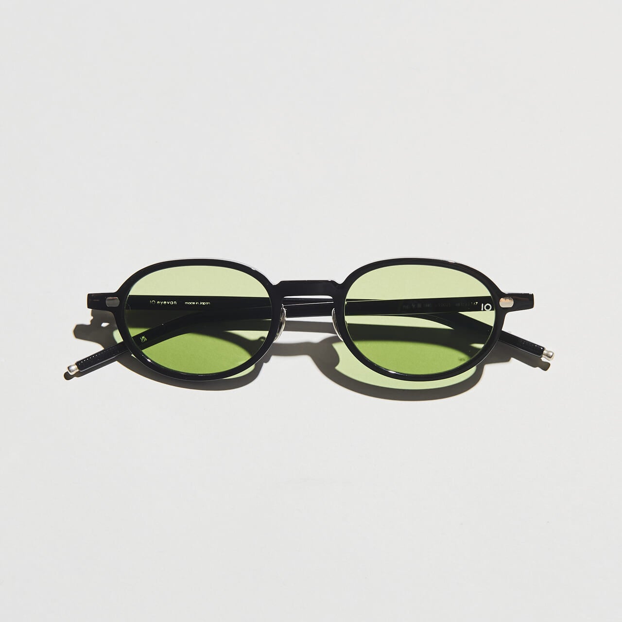 オーバルサングラス/サングラス(10 eyevan)¥137,500/eyevan PR
