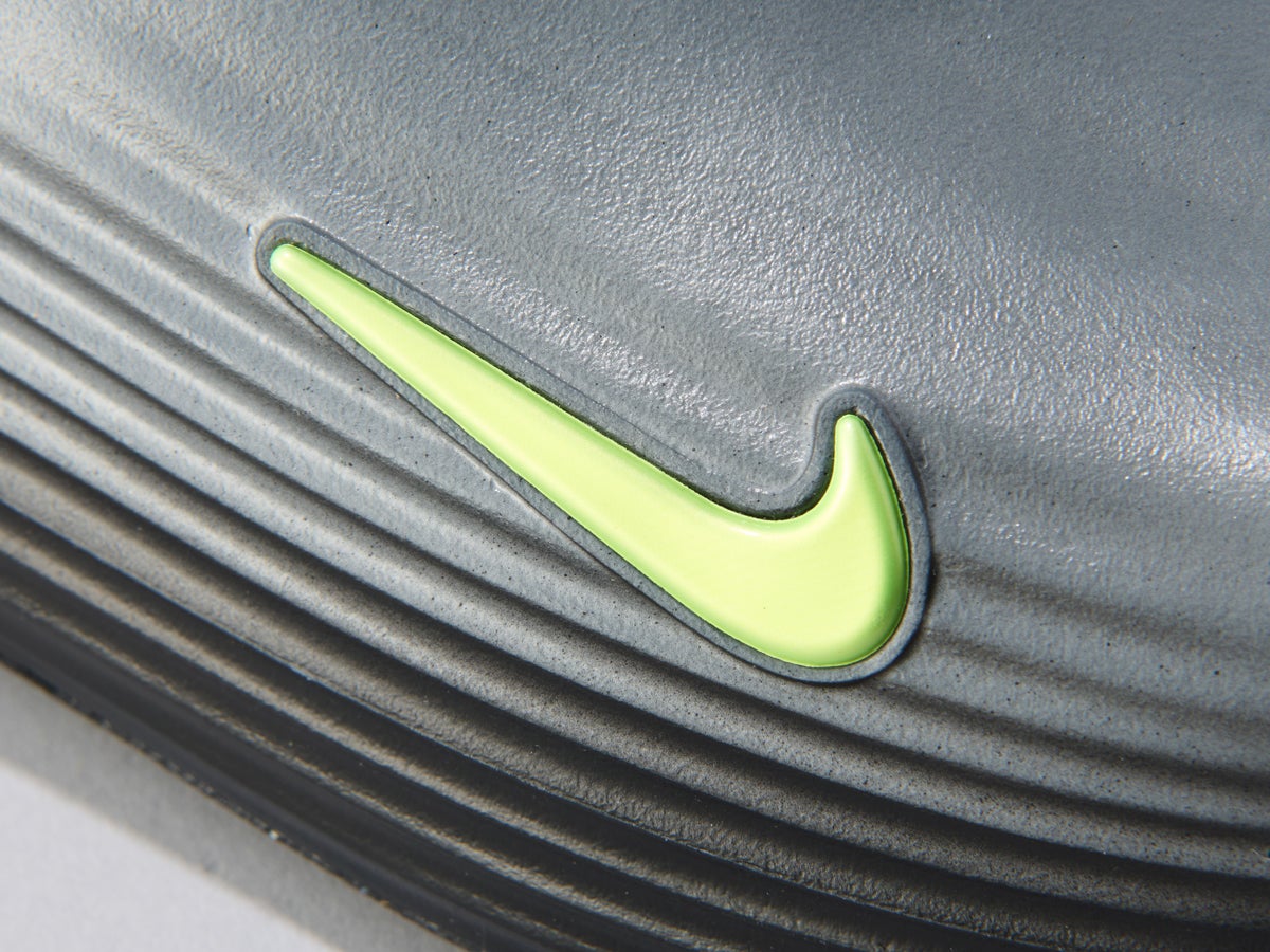 「ナイキ」の最高レベルなリカバリーサンダルを１万円以下で。スマートに履ける厚底が大人っぽい！／NIKE REACTX REJUVEN8 SLIDE