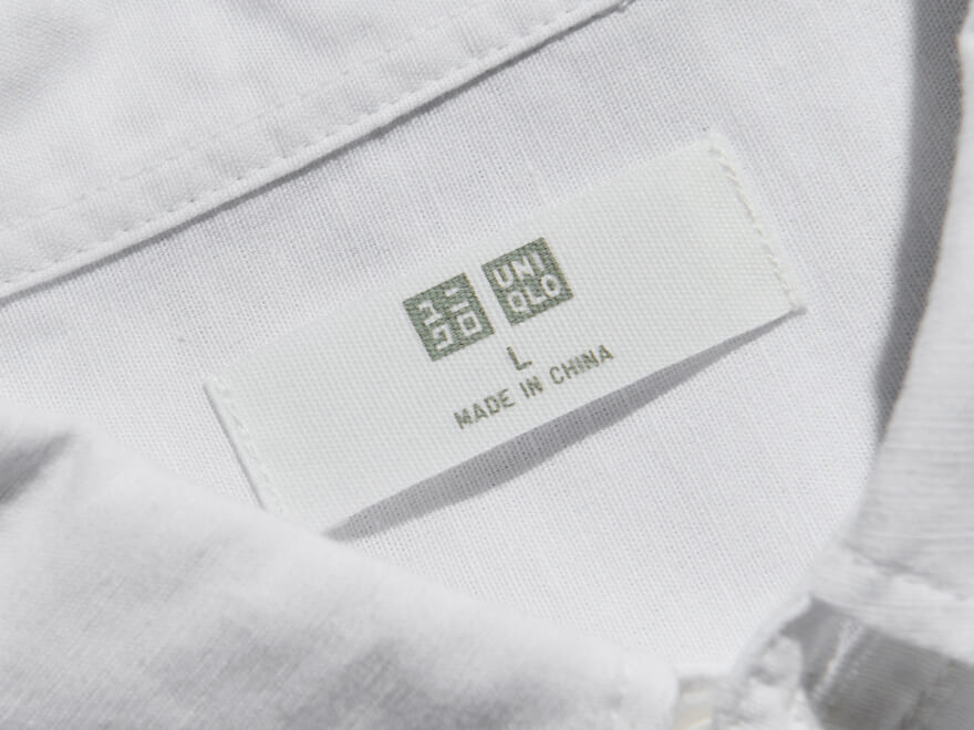 これには感動。「ユニクロ」の涼しいシャツは快適性も着回し力も文句ナシで買い決定!/UNIQLO コットンリネンシャツ