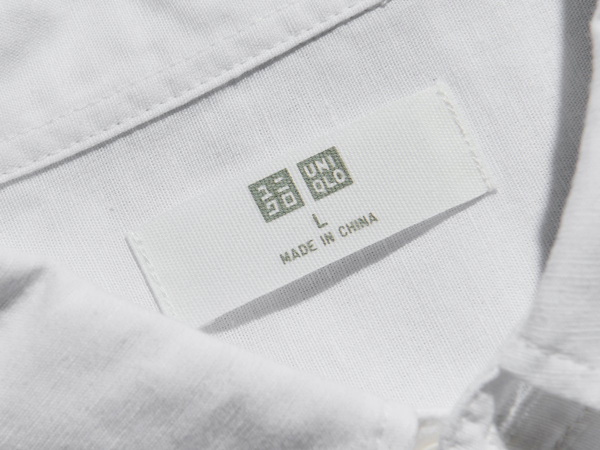 これには感動。「ユニクロ」の涼しいシャツは快適性も着回し力も文句ナシで買い決定！／UNIQLO コットンリネンシャツ
