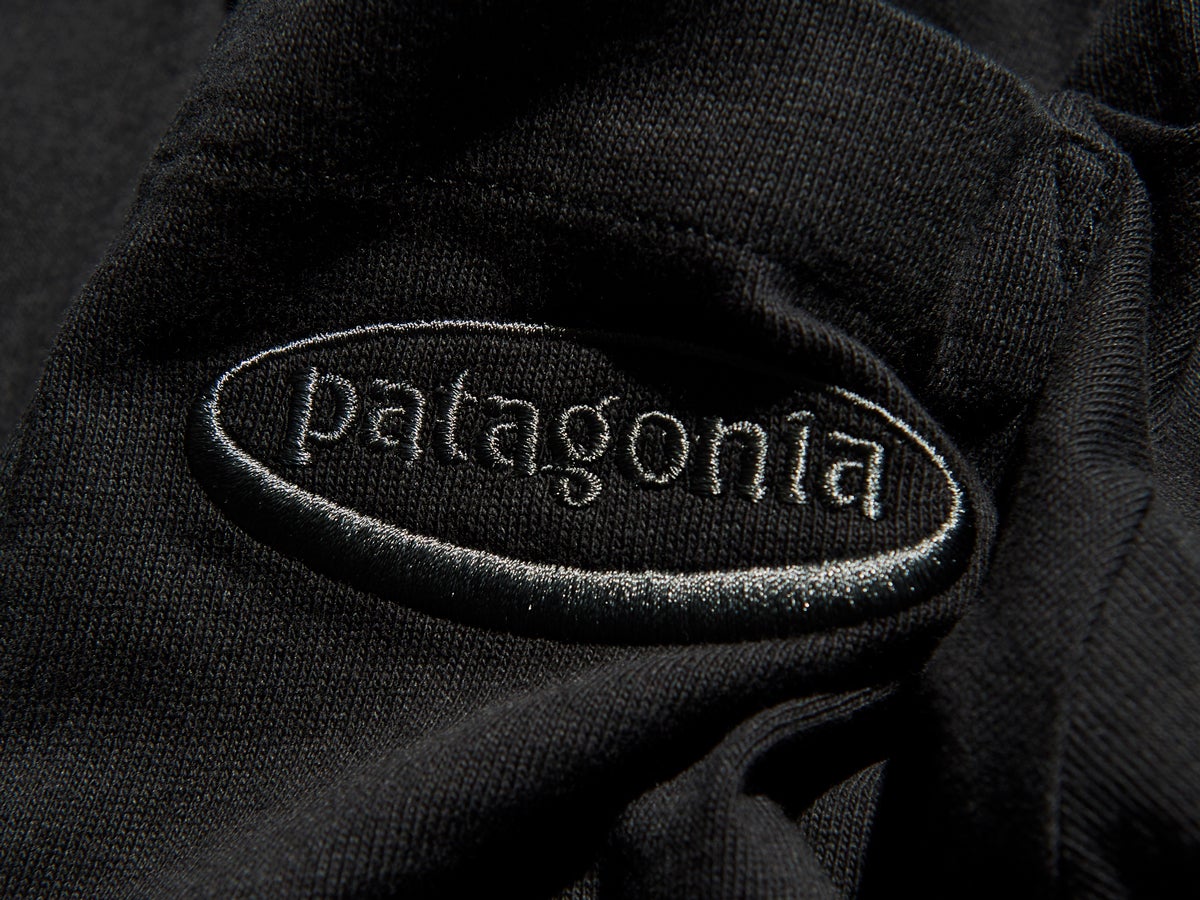 「パタゴニア」の夏の本命Tシャツは90年代のロゴが決め手！／Patagonia メンズ・ミッドウェイト・’95 オーバル・ロゴ・ポケット・ティー