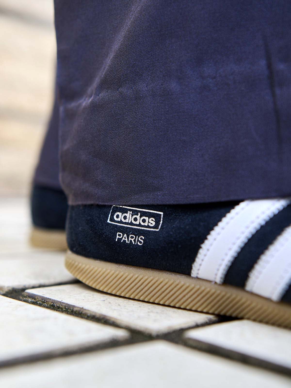 アディダスの愛用スニーカー「adidas Originals PARIS」の着こなしスニーカーロゴ