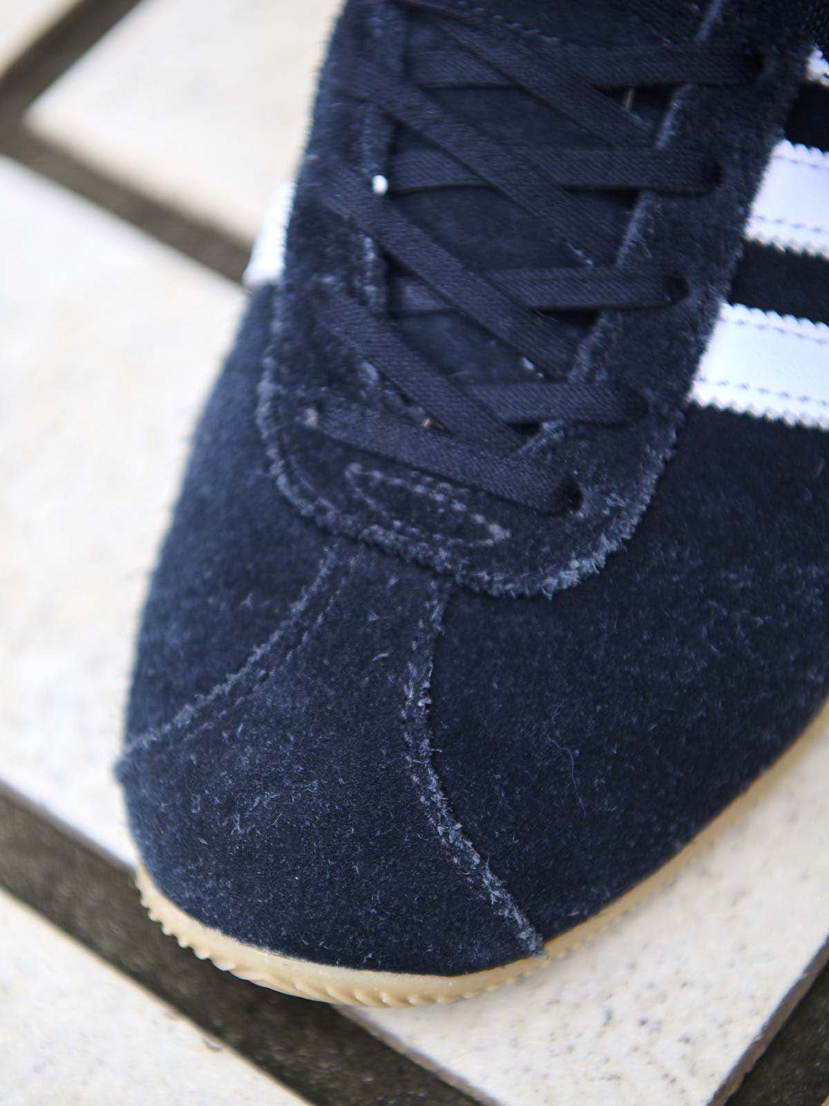 アディダスの愛用スニーカー「adidas Originals PARIS」のトゥ