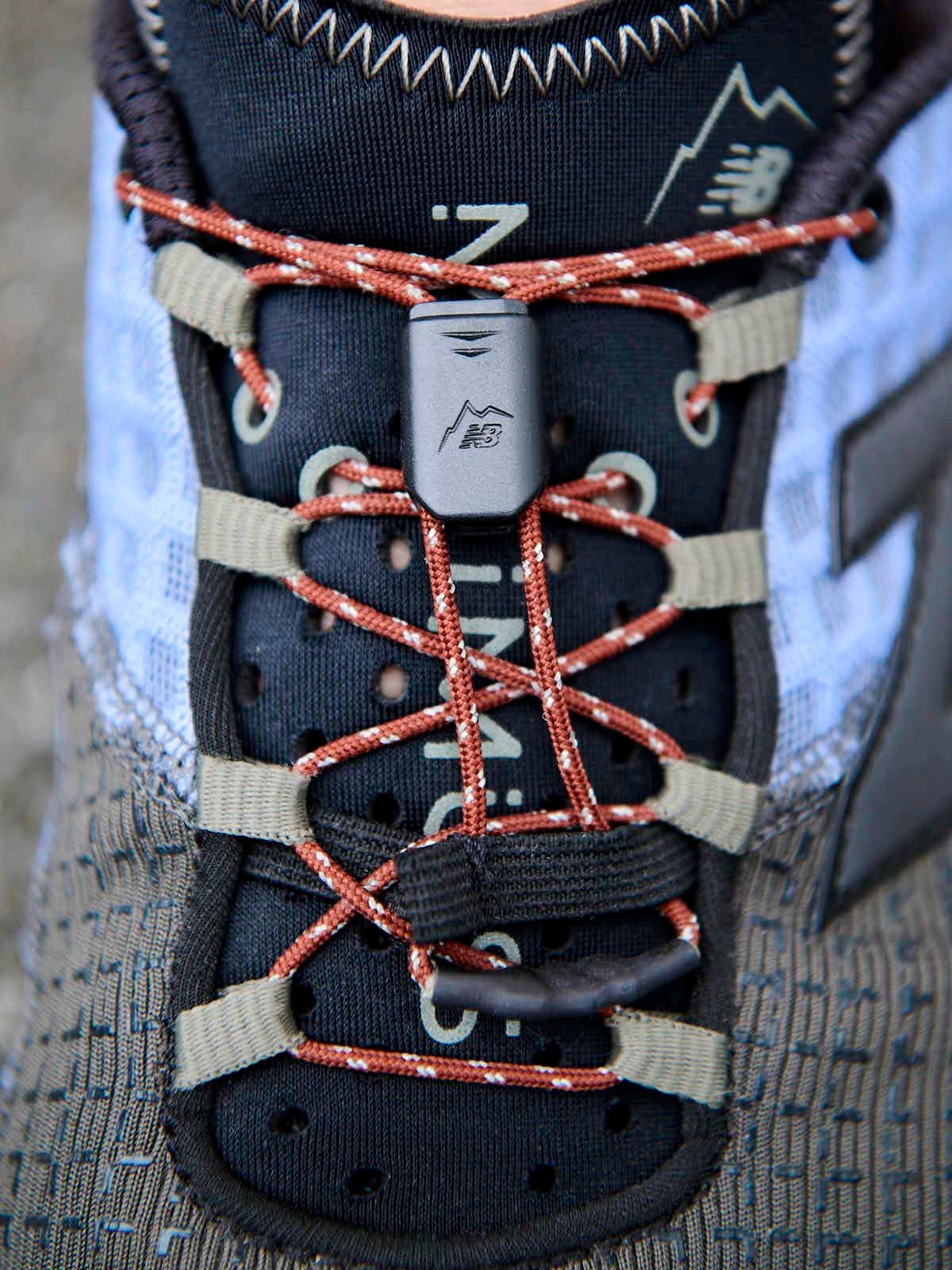 ニューバランスの愛用スニーカー「CAYL x New Balance M10L」 シューレース寄り