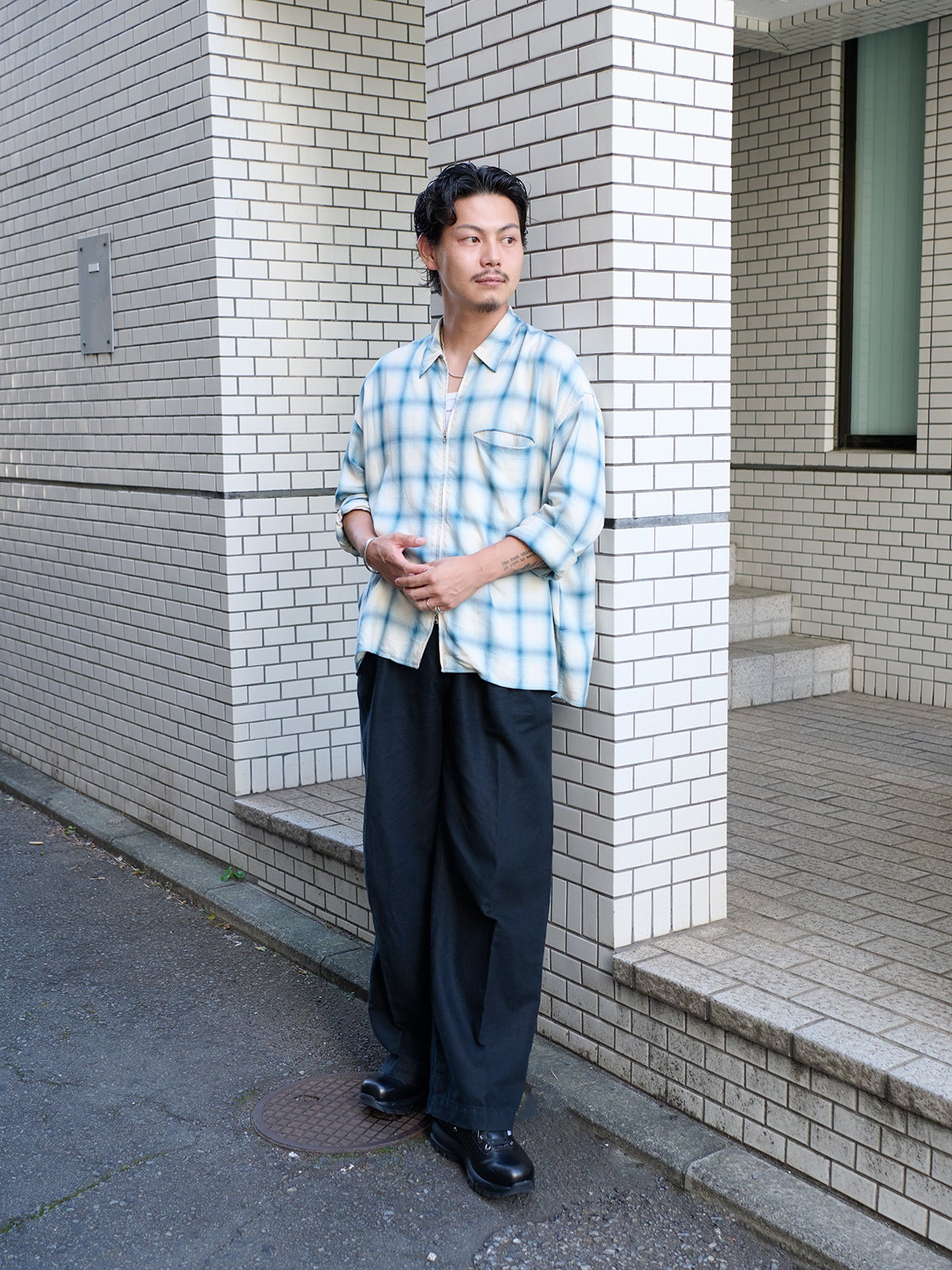 スニーカーショップ・A+S松尾勇志さんの愛用スニーカーコーデ全身