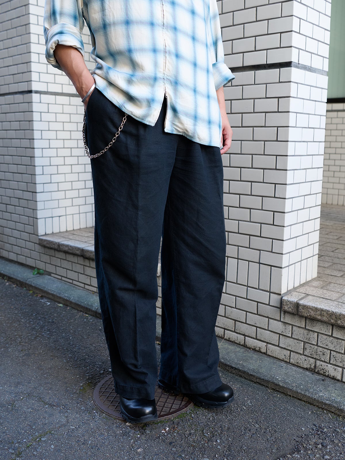 スニーカーショップ・A+S松尾勇志さんの愛用スニーカーコーデパンツ