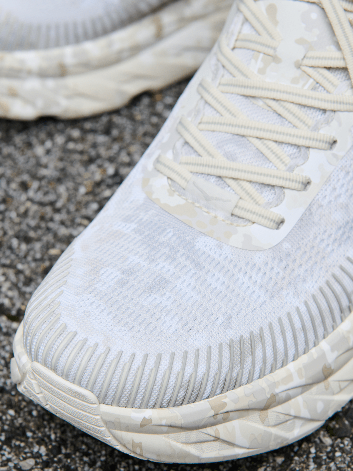 HOKA &times; BEAMS「Bondi 7」のトゥ