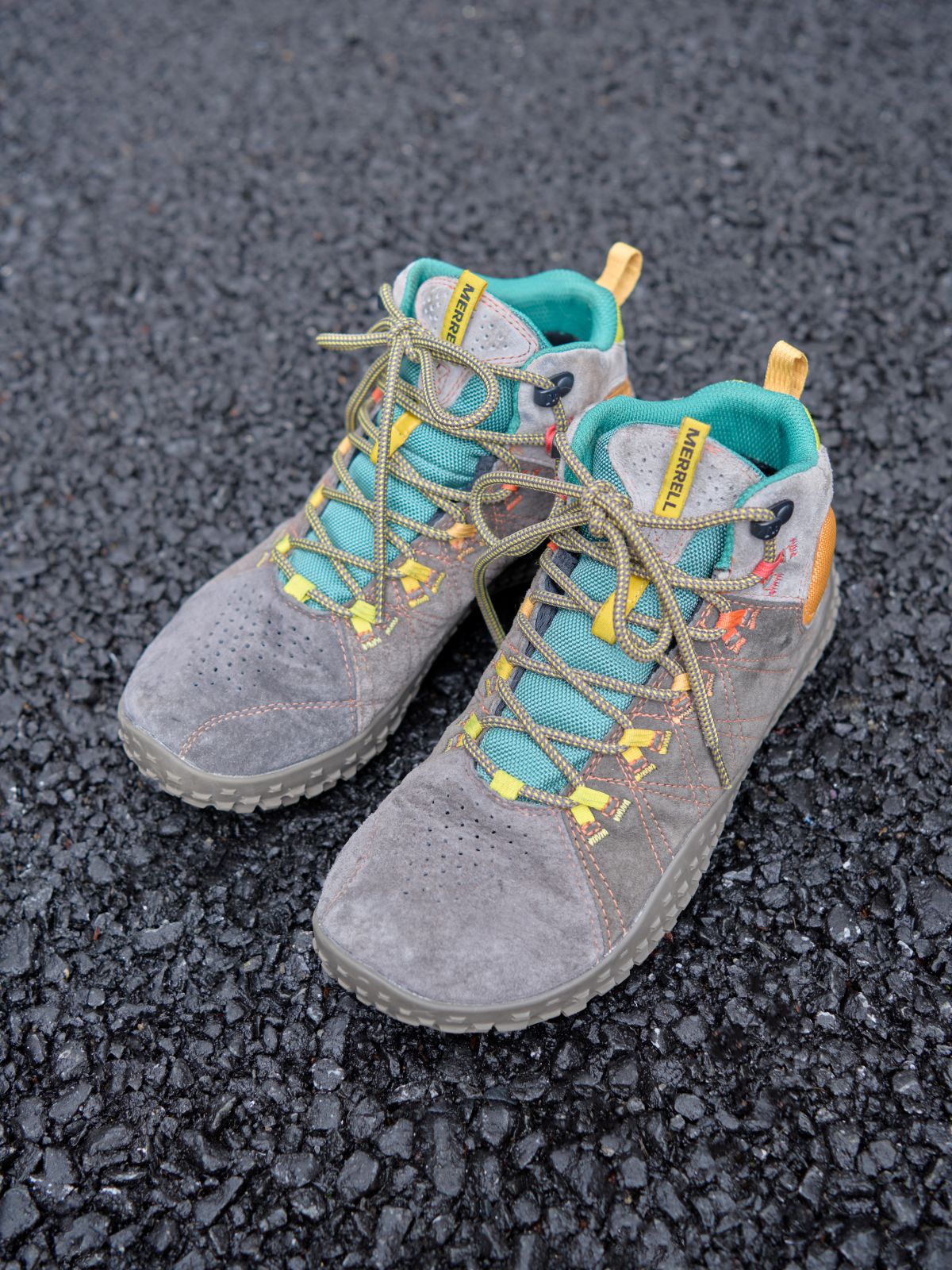 White Mountaineering &times;  MERRELLの愛用スニーカー&nbsp;「WRAPT MID WATERPROOF」全体
