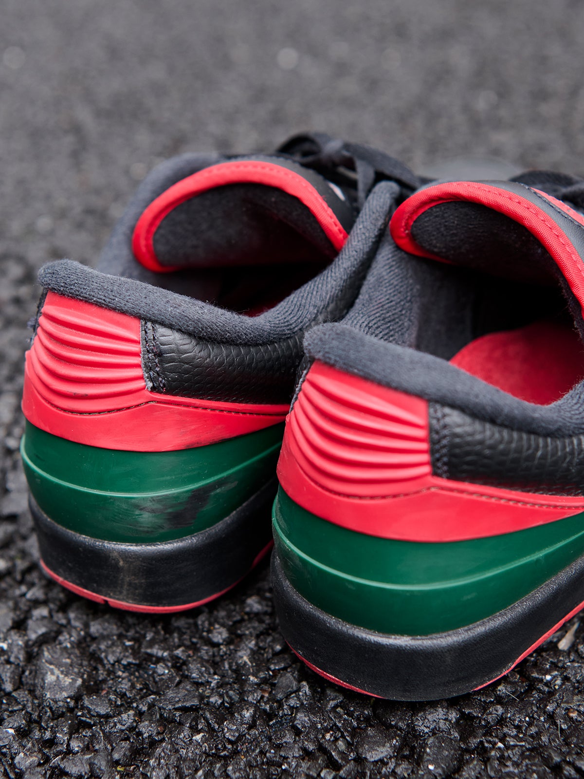 ナイキの愛用スニーカー「Air Jordan 2 Low &ldquo;Origins&rdquo;」ヒール寄り