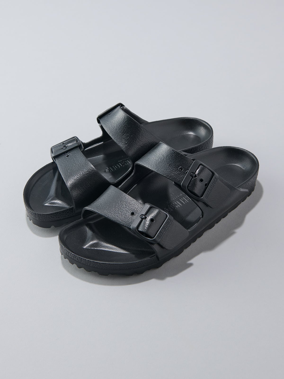【ビルケンシュトックの黒いコスパ名品】BIRKENSTOCKのアリゾナ EVA