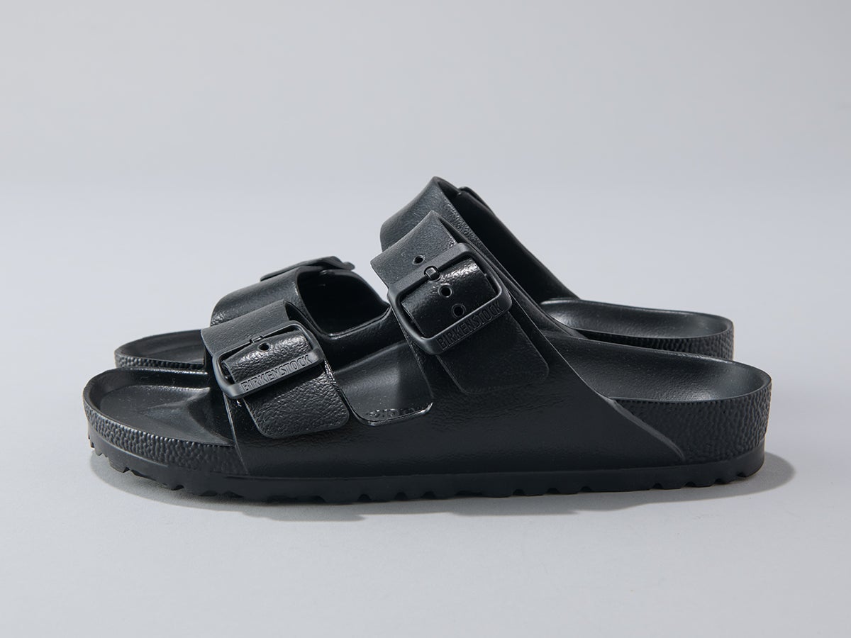 ビルケンシュトックの黒いコスパ名品|BIRKENSTOCKのアリゾナ EVAのサイド